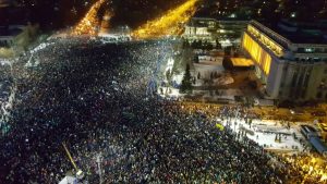 Proteste-in-fata-Guvernului-Romaniei-pe-1-februarie-2017-vedere-de-sus-FOTO-Virgin-Radio-Romania-1024x576